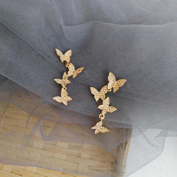 💙💕Last one Butterfly Statement Earrings - Picture 2 of 8